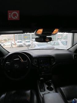 جیپ گراند شیرۆکی